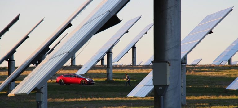 Behind the scenes – Tesla