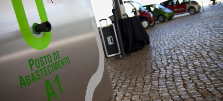 Algarve recebe 32 postos de carregamento para carros eléctricos